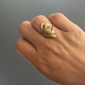 Gold Tone Ring (6.5)